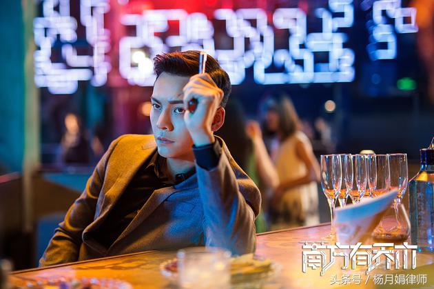 南方有乔木陈伟霆演技进步获好评,南方有乔木陈伟霆翘二郎腿