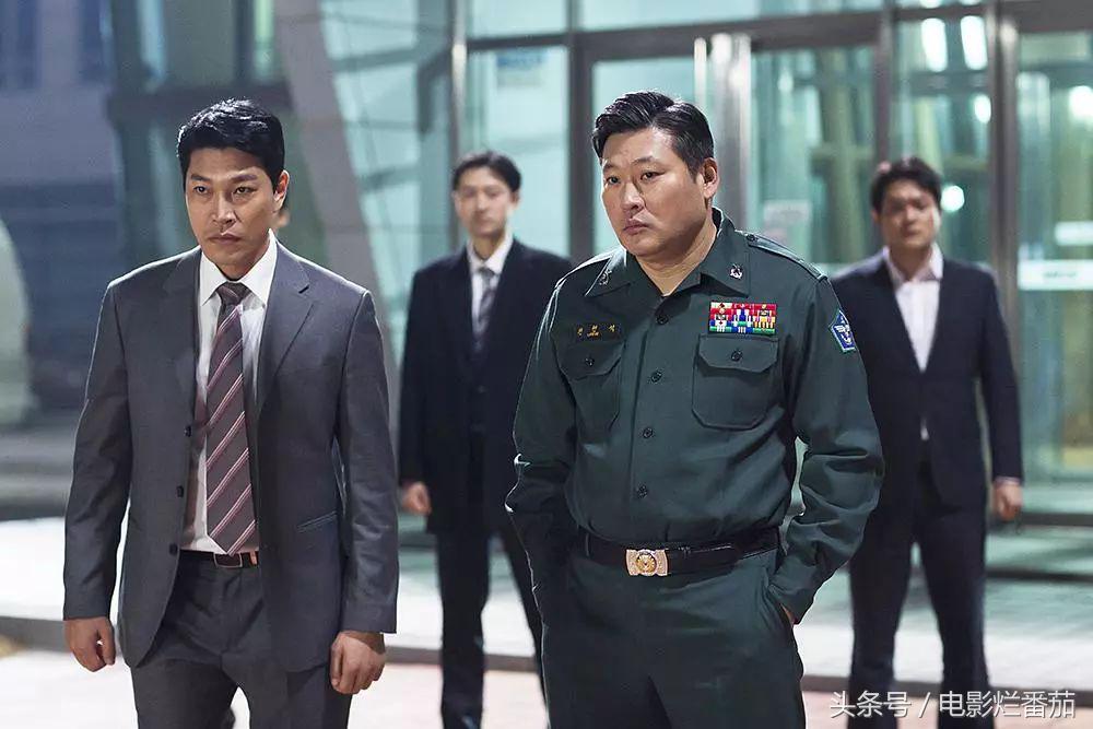 这部电影历经三任总统才得以上映，果然是一枚深水*弹炸**