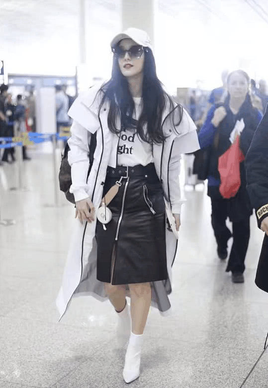 范冰冰身穿开花裙图片,范冰冰牛仔裤苗条身材