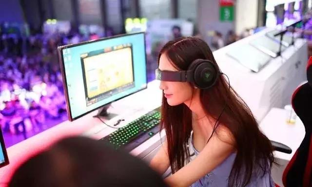 吃鸡玩家出柜率16.8%?网友:几个妹子会玩这游戏心里没点逼数?