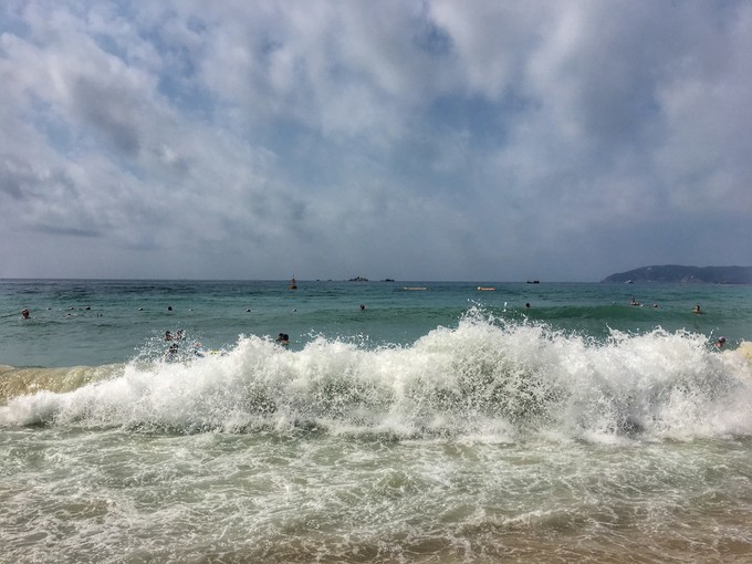 一路“王”下去----在三亚浪，把开会玩成度假！3