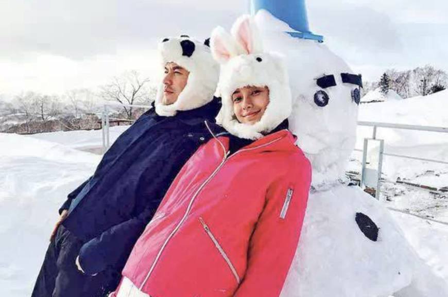 井柏然倪妮甜蜜情侣装,最喜欢哪位明星的穿搭风格