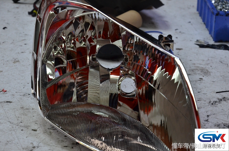 日产nv200小灯为什么常亮,nv200小灯怎么拆