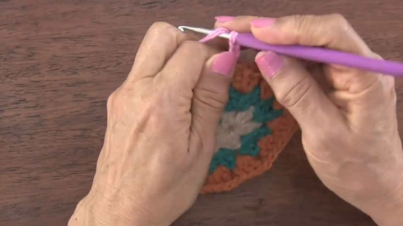 手工钩织包包的教程,40-50岁妈妈包包钩织教程斜挎