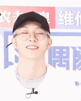 范丞丞代言wis面膜开箱,范丞丞春雨面膜什么时候上电视