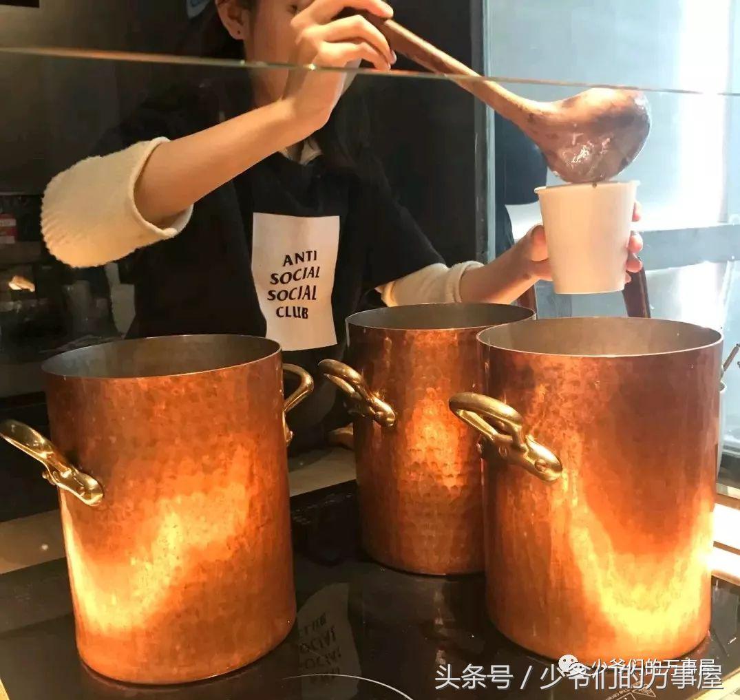 上海性冷淡风格装修设计品质好,魔都冷淡风咖啡店