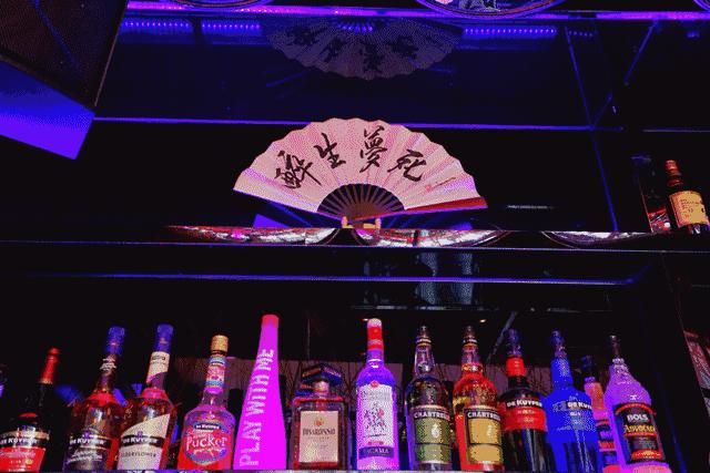 揭秘“X”餐吧，不仅美食份量MAX，鸡尾酒还花样百出！