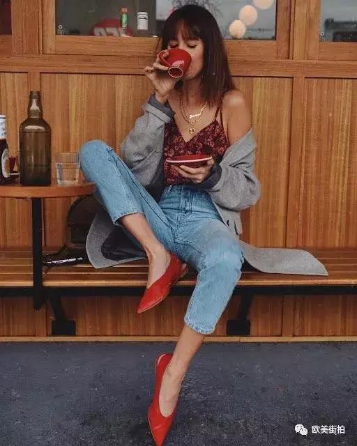 春季红鞋怎么搭配衣服,红色尖头单鞋子怎么搭配衣服
