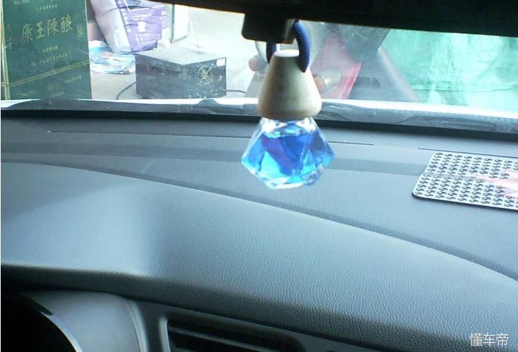 车内香水哪种最好闻又持久,车内除异味最好四季的香水