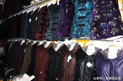 大学生摆摊创业后来开服装店了,大学生返乡创业开服装店