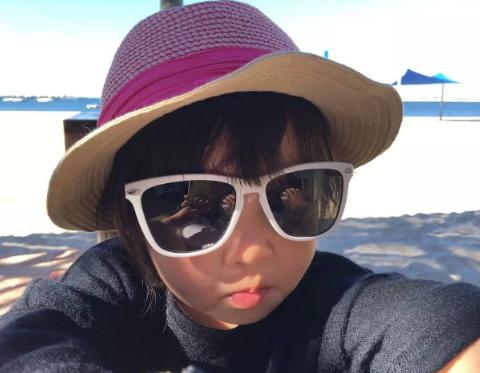 给孩子穿衣打扮对孩子的影响,怎样给孩子打扮才时尚