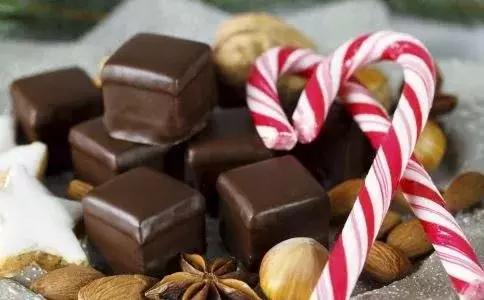 近视眼尽量少吃三种食物是真的吗,近视不能吃的四种食物