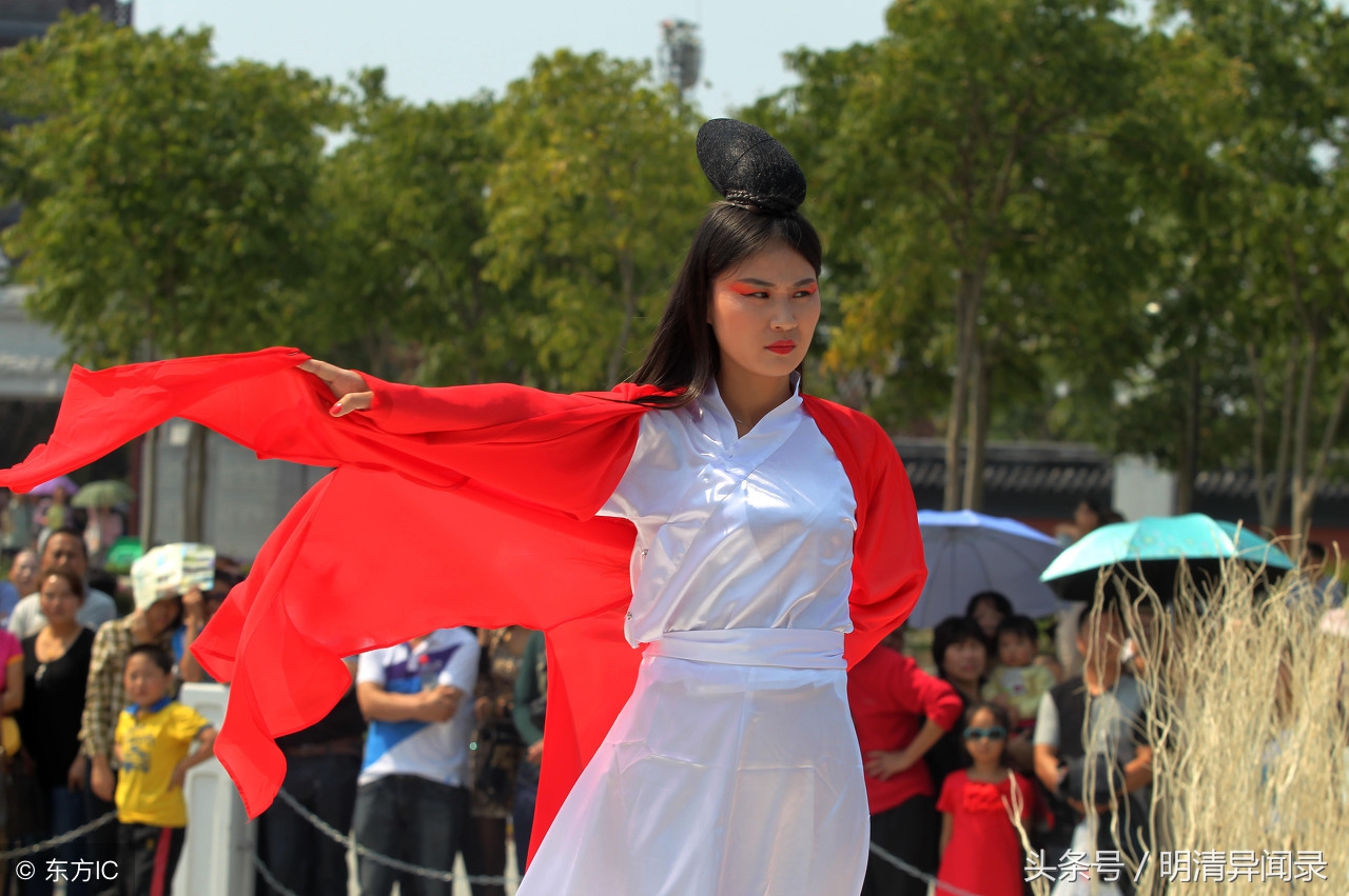 金庸武侠经典倚天剑屠龙刀,倚天剑屠龙刀小说来历