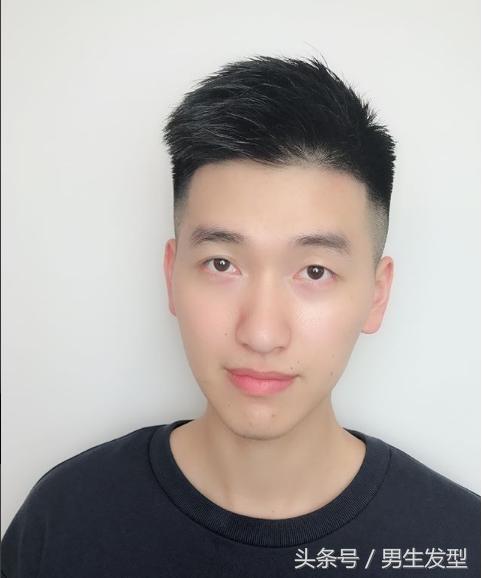 夏天适合男生的两边铲光短发型,适合学生党剪的男生超帅短发头型