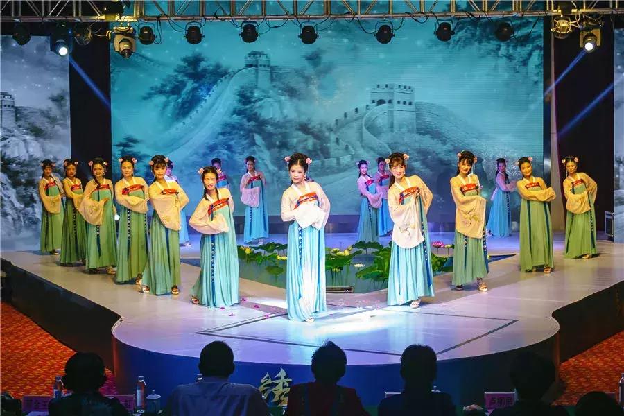 绣爱,绣爱2018民族服饰