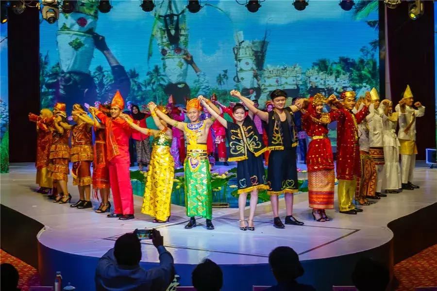 绣爱,绣爱2018民族服饰