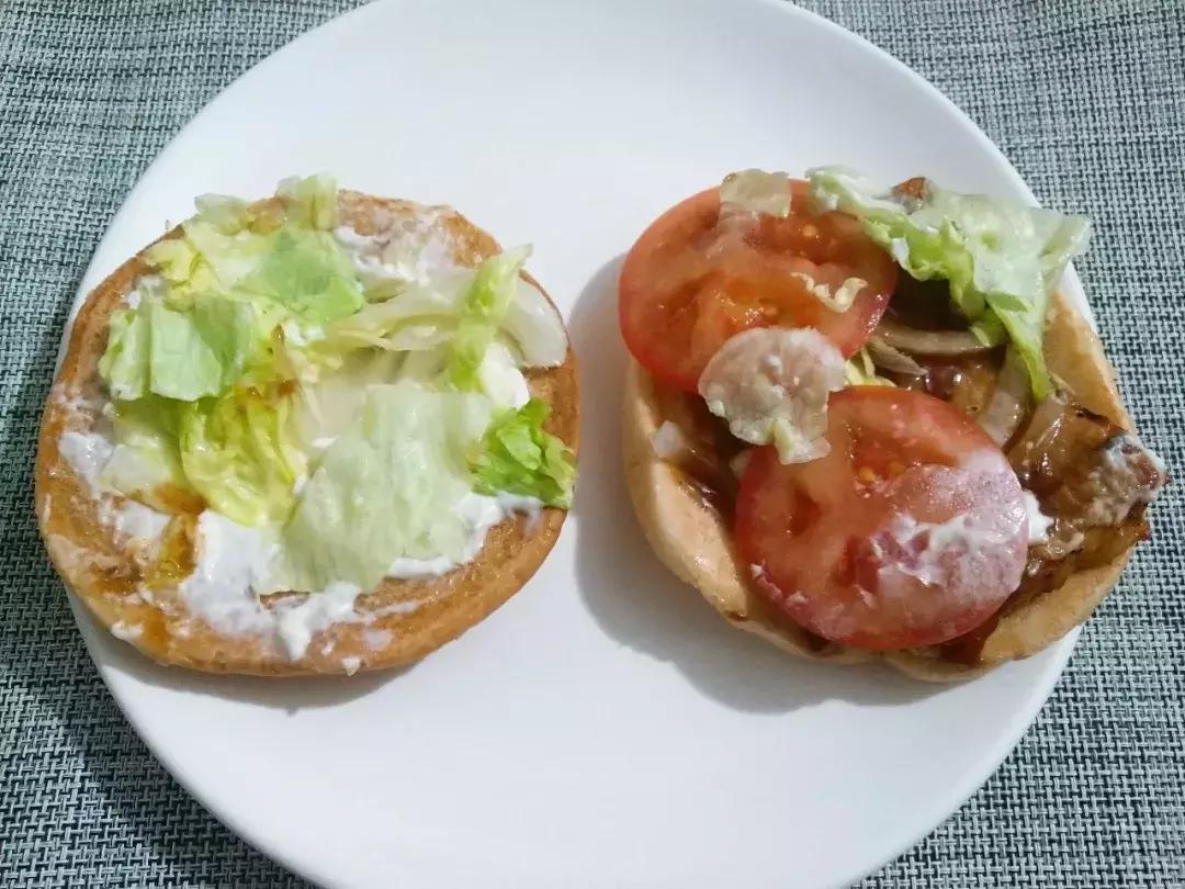 汉堡王霸王款,汉堡王皇堡和狠霸王哪个好吃