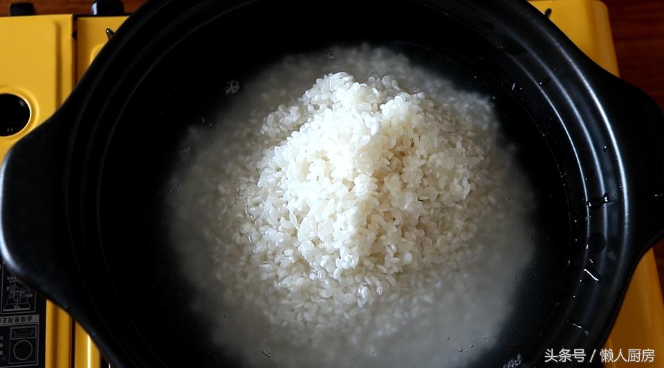 在家最简单煲仔饭制作方法,最简单做的煲仔饭