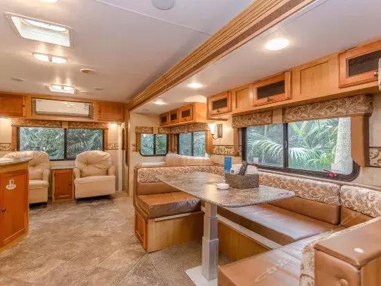 三亚房车租赁游,三亚租赁房车自驾