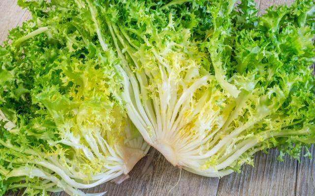 这些东西轻松降尿酸痛风不来扰,痛风不要怕这两味药轻松降尿酸