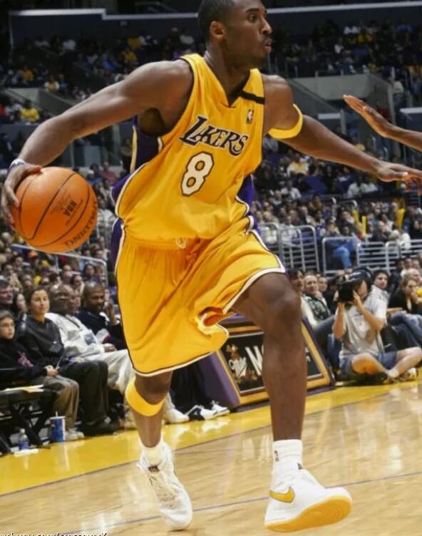 回忆篇从青涩到成熟记忆里的黑曼巴 ----科比战靴系列