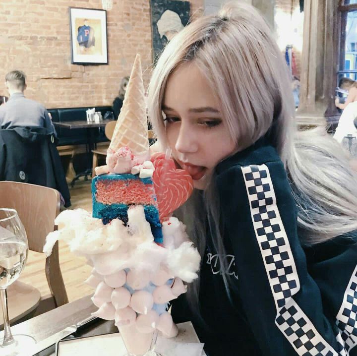 俄罗斯的女人为什么那么好看,俄罗斯的女人很好看英语怎么说