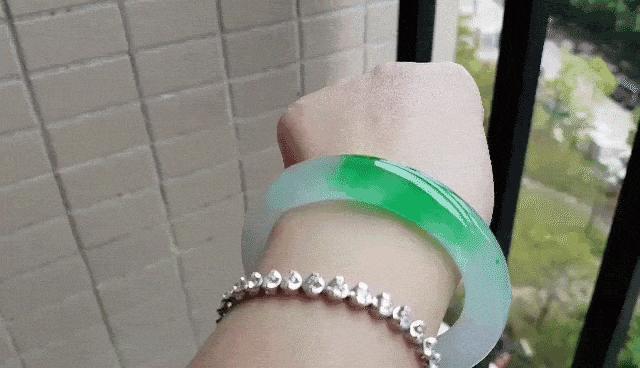 最美的翡翠玉手镯,最美玉手镯各种款式