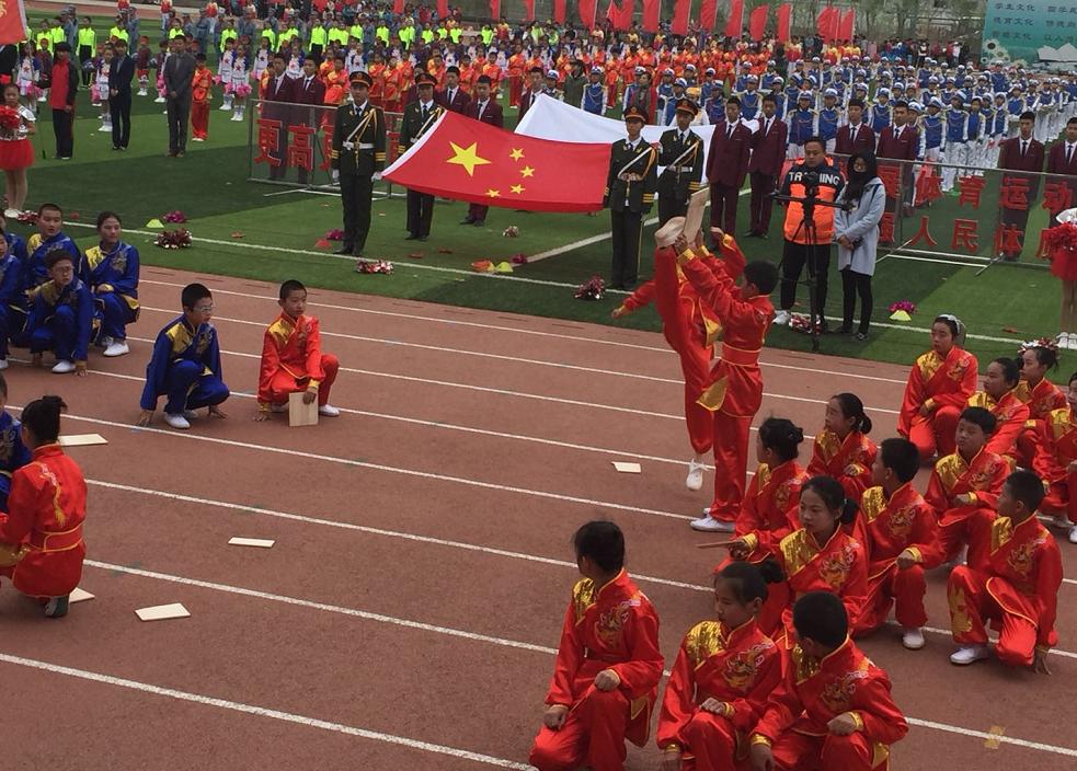 小学生运动会的童趣,有趣的运动会一年级小学生