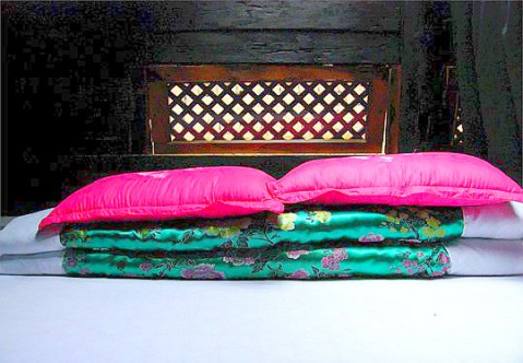 撕去十层甲，扫出数斗尘，人到中年一声吼，该出手时就出手