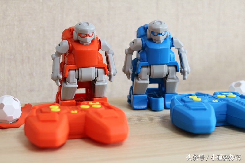 还记得儿时的大空翼吗？米家众筹新品SIMI足球机器人带你重温