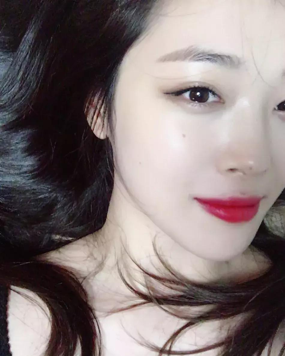 什么口红显白又减龄又持久,显白口红男生