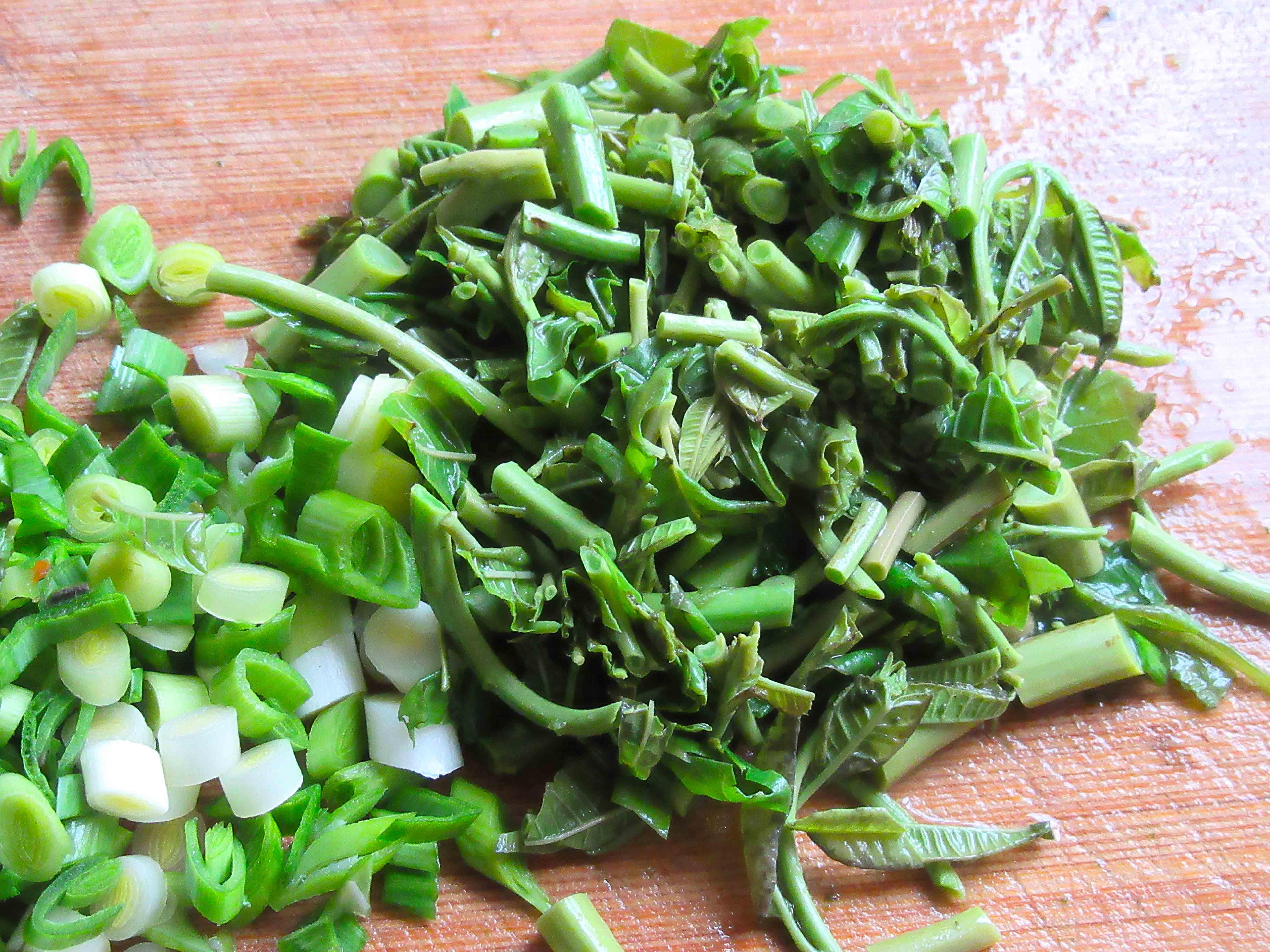 香椿炒鸡蛋味道好极了你们想吃吗,香椿炒鸡蛋还有什么吃法