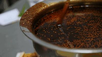 四川红油的正宗做法舌尖上的中国,正宗川菜传统红油的做法