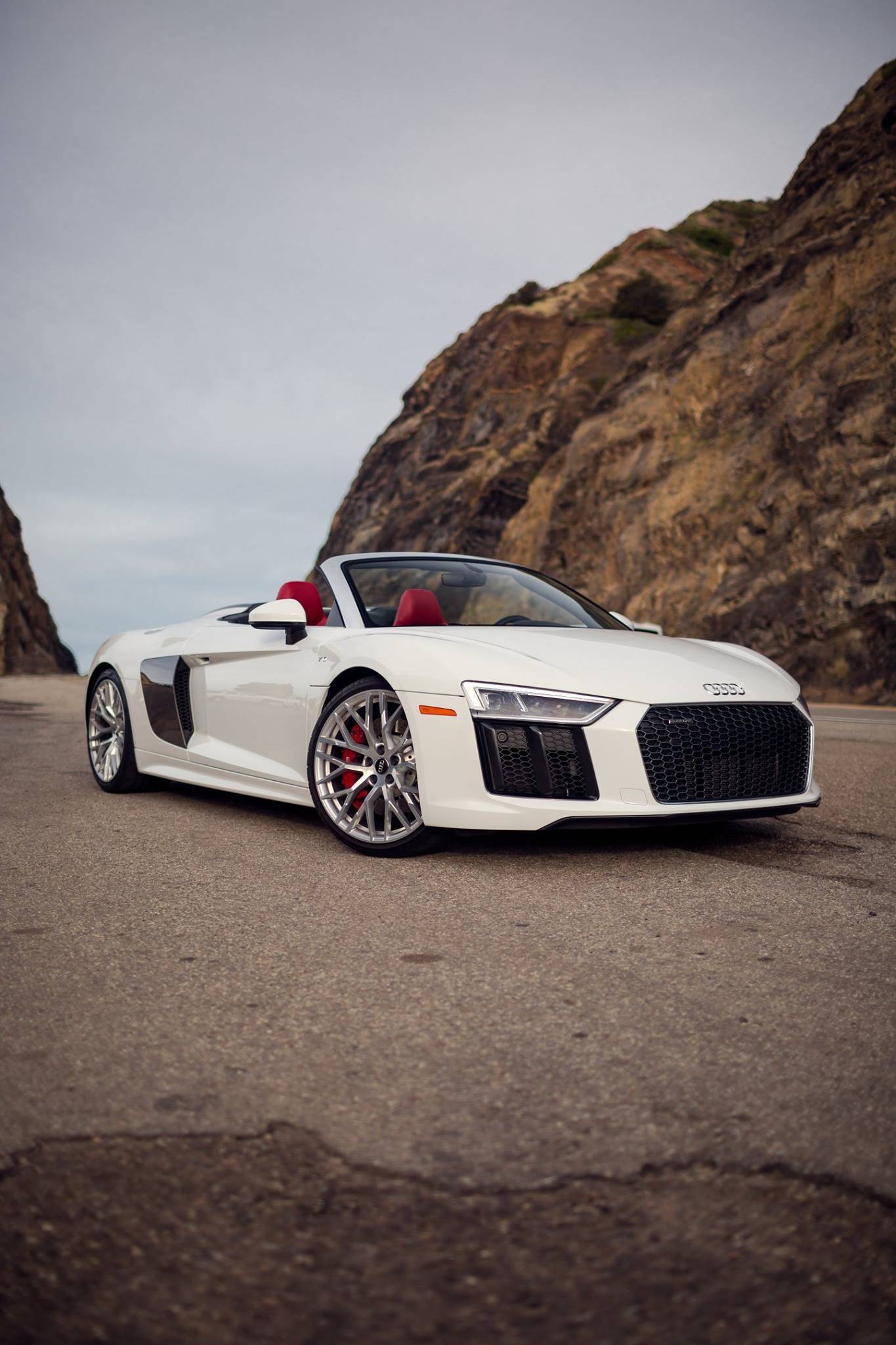 最新奥迪r8高清壁纸,奥迪r8赛道版高清壁纸