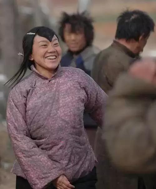 女星扮村姑最美当属热巴?女星村姑扮相大比拼!