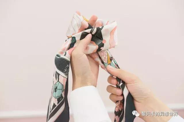 各种丝巾怎么戴,丝巾各种各样戴法