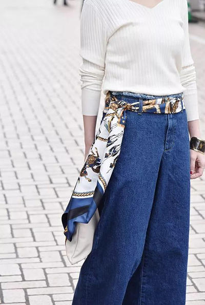 时尚高端珍珠扣丝巾高贵系法配饰,丝巾怎么系比较好看而且简单方便