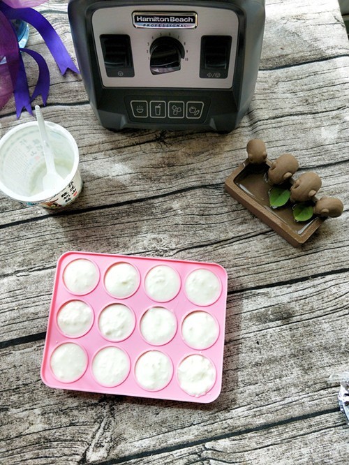 跳动舌尖的草莓酸奶沙冰-----来自汉美弛破壁机