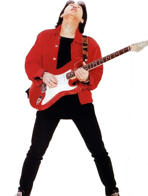 信乐团与beyond的海阔天空,海阔天空是信乐团的还是beyond的