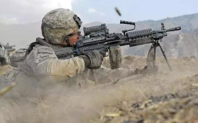 自动步枪能取代轻机枪吗,为什么有自动步枪还要班用机枪