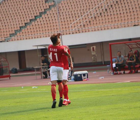 广州恒大队打架事件,中国足坛的十大打架斗殴事件