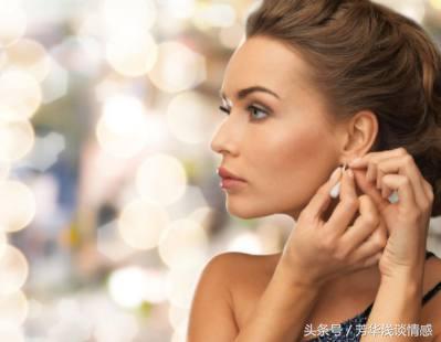 老公经常和我聊天我该怎么聊,老公经常和他大学异性朋友聊天