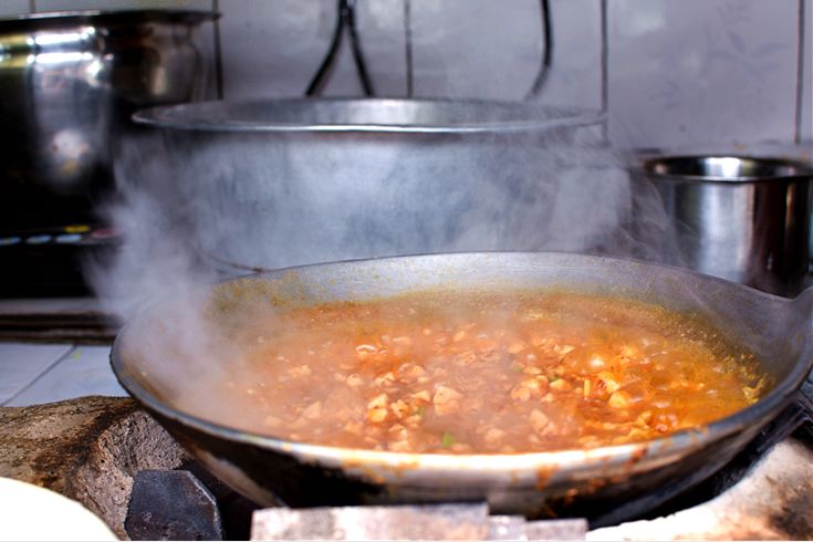 西安旅游必去景点推荐回民街,回民街好吃的小馆