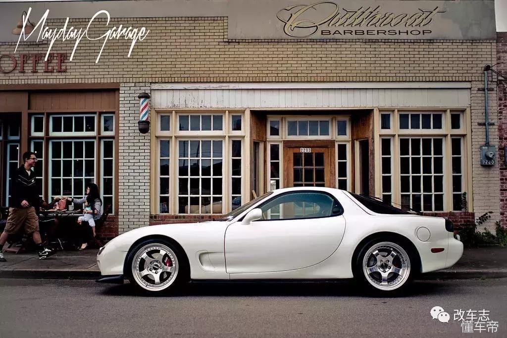 马自达rx-7爆改平民,马自达rx-7经历了几代