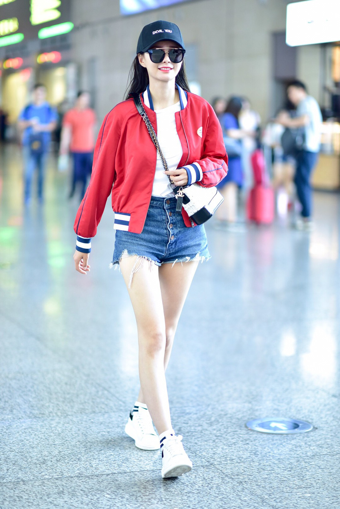 又想骗我买鞋子？不会上当的，拿双短袜搞一搞又是新鞋啦！