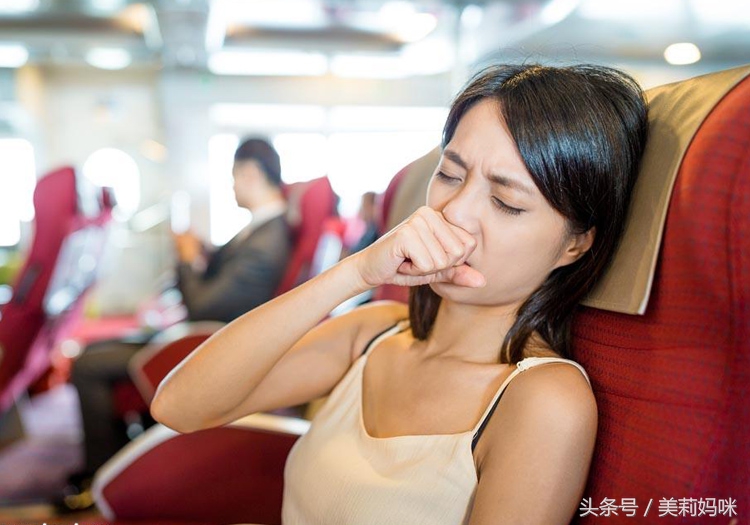 怀孕初期孕吐胃胀气怎么缓解,怀孕初期孕吐严重还带有血怎么办