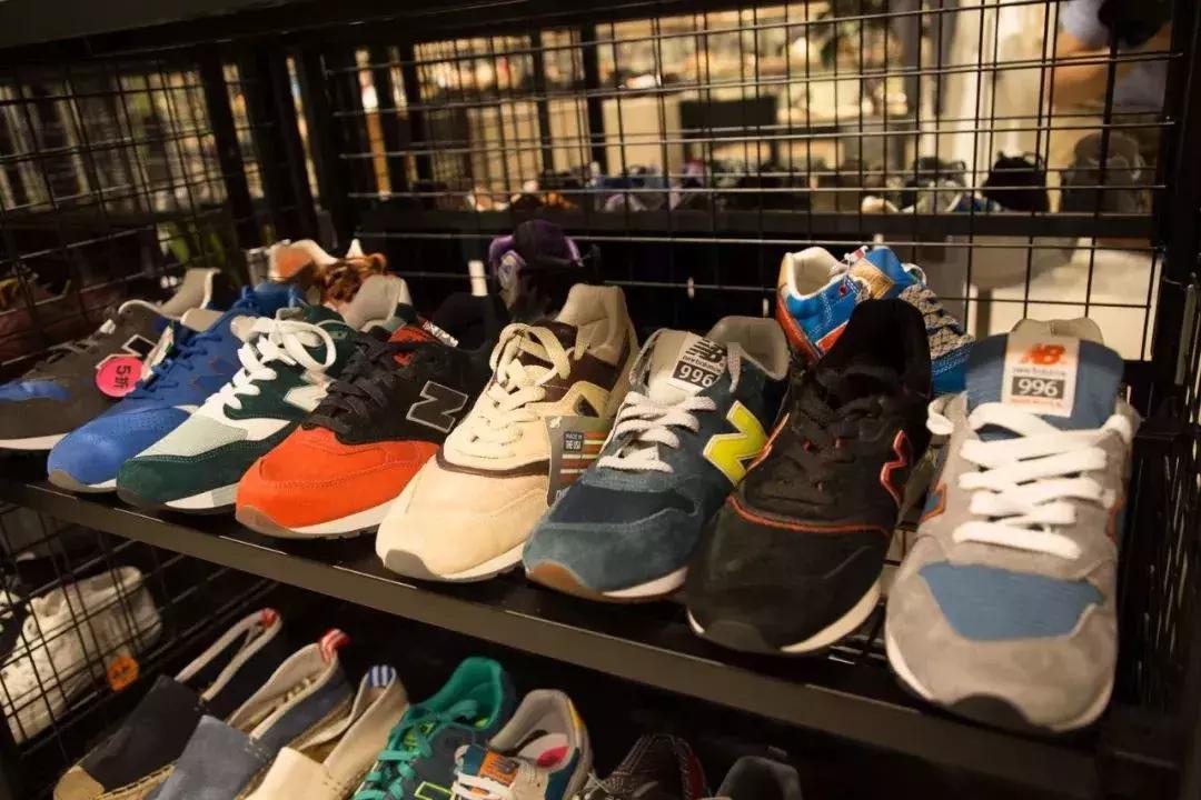 香港prada普拉达折扣店,香港的prada包包哪里最便宜