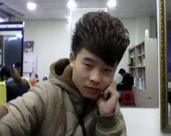 男人瘦如何穿搭,瘦的男人怎么穿搭有力量感