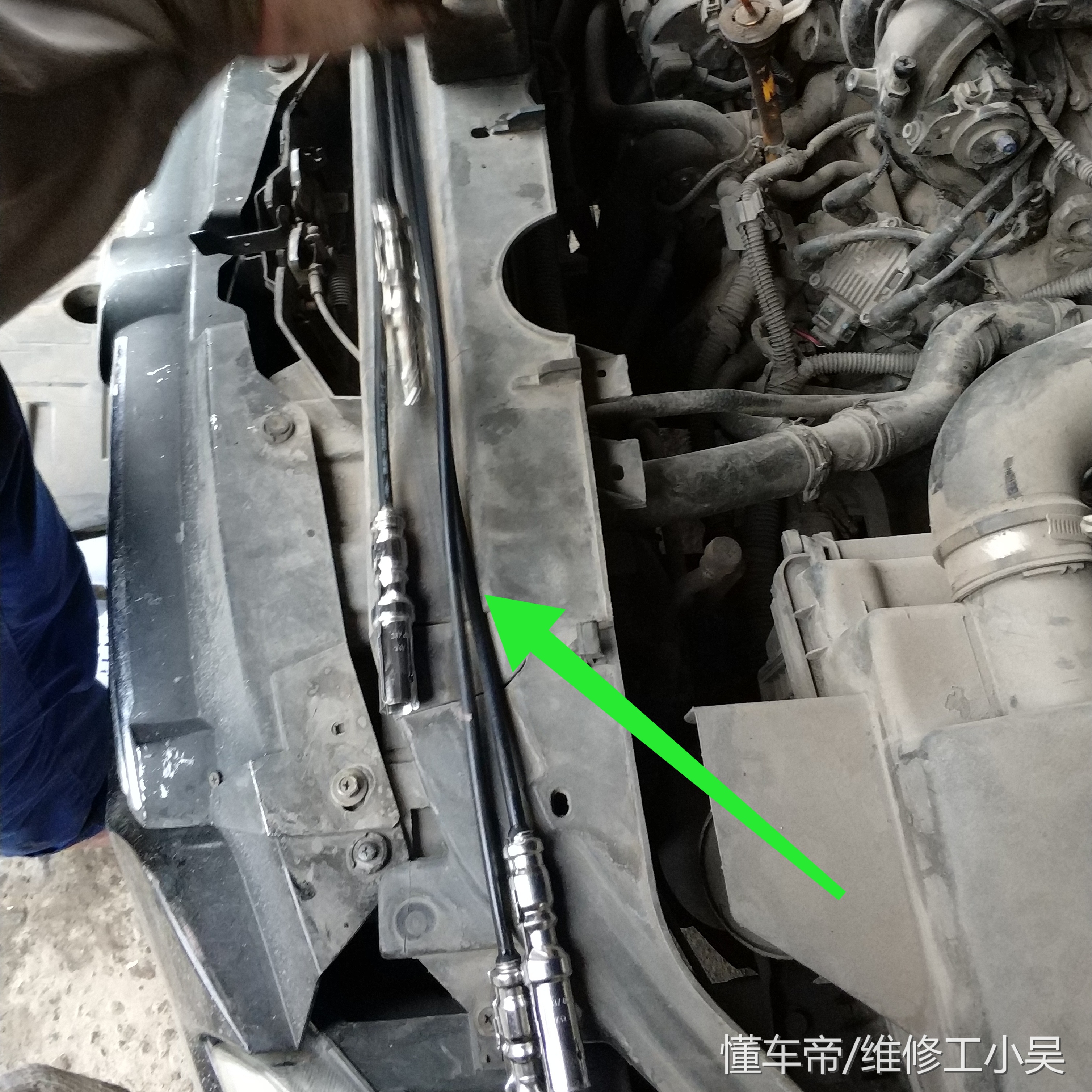 老款奔腾b50发动机声音大怎么解决,奔腾b50缺机油汽车抖动吗