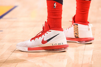 nba赛场球鞋特写,安踏kt8纪念科比